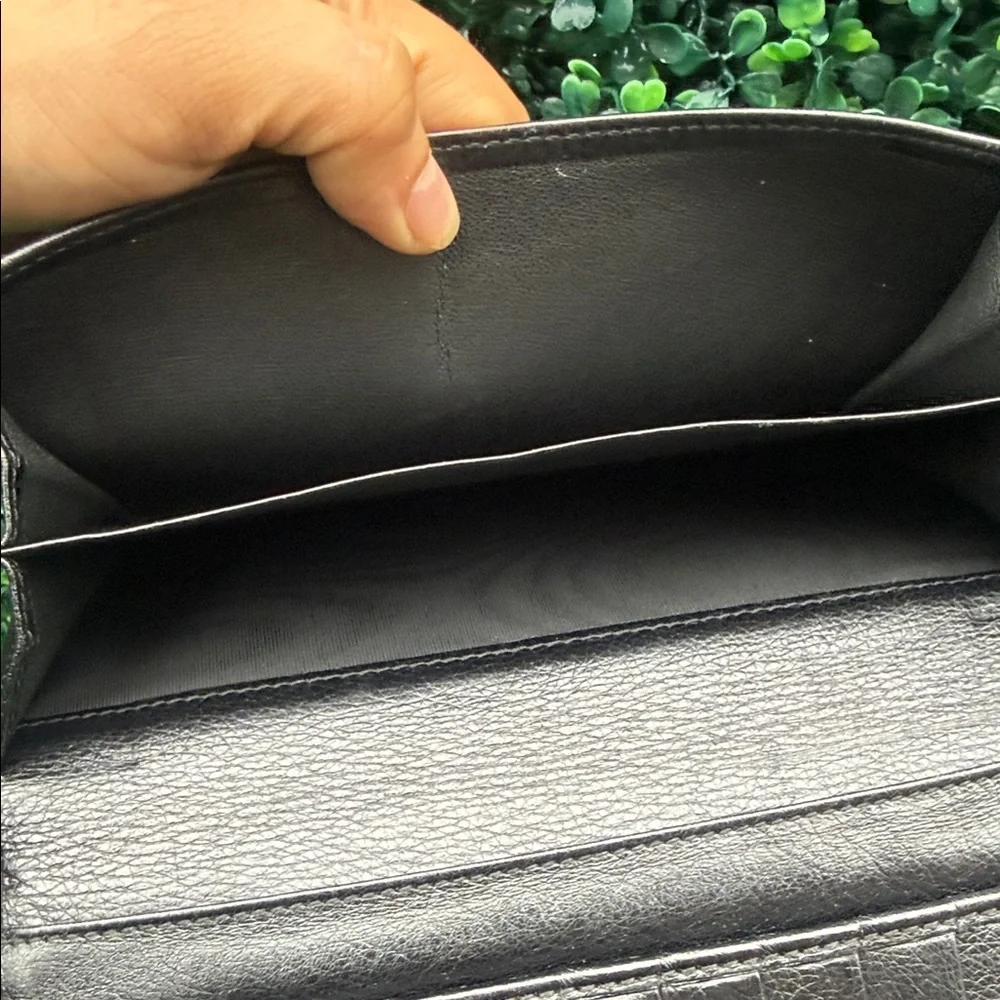 Gucci Authentic Black Embossed Clutch Wallet